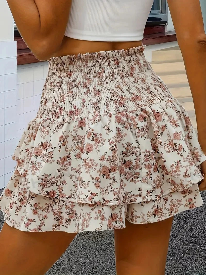 Pantalones cortos florales en capas