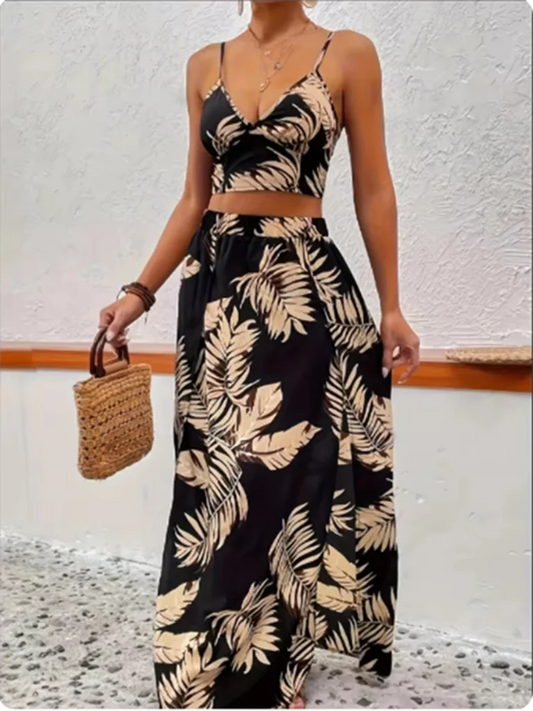 Conjunto de palmeras al atardecer
